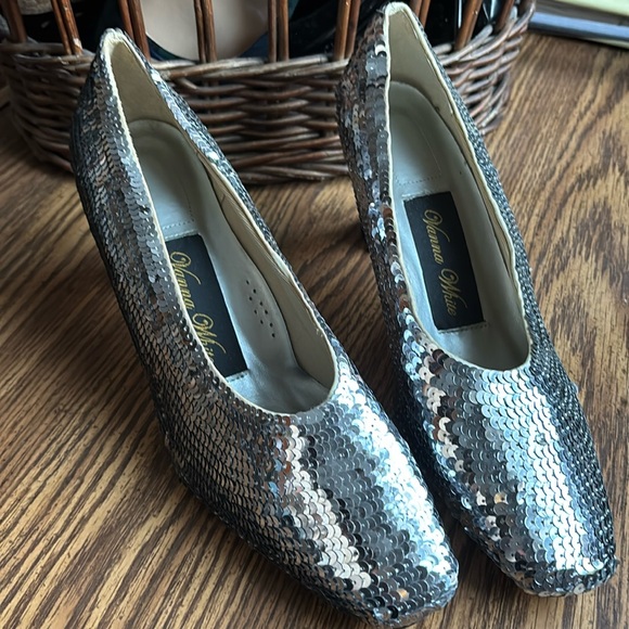 Vintage Silver Sequin Heels 8 - Picture 1 of 7